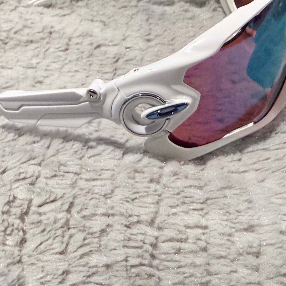 Oakley Jawbreaker Glasses Polished White with Prizm Snow Sapphire Iridium Lenses - Picture 5 of 10